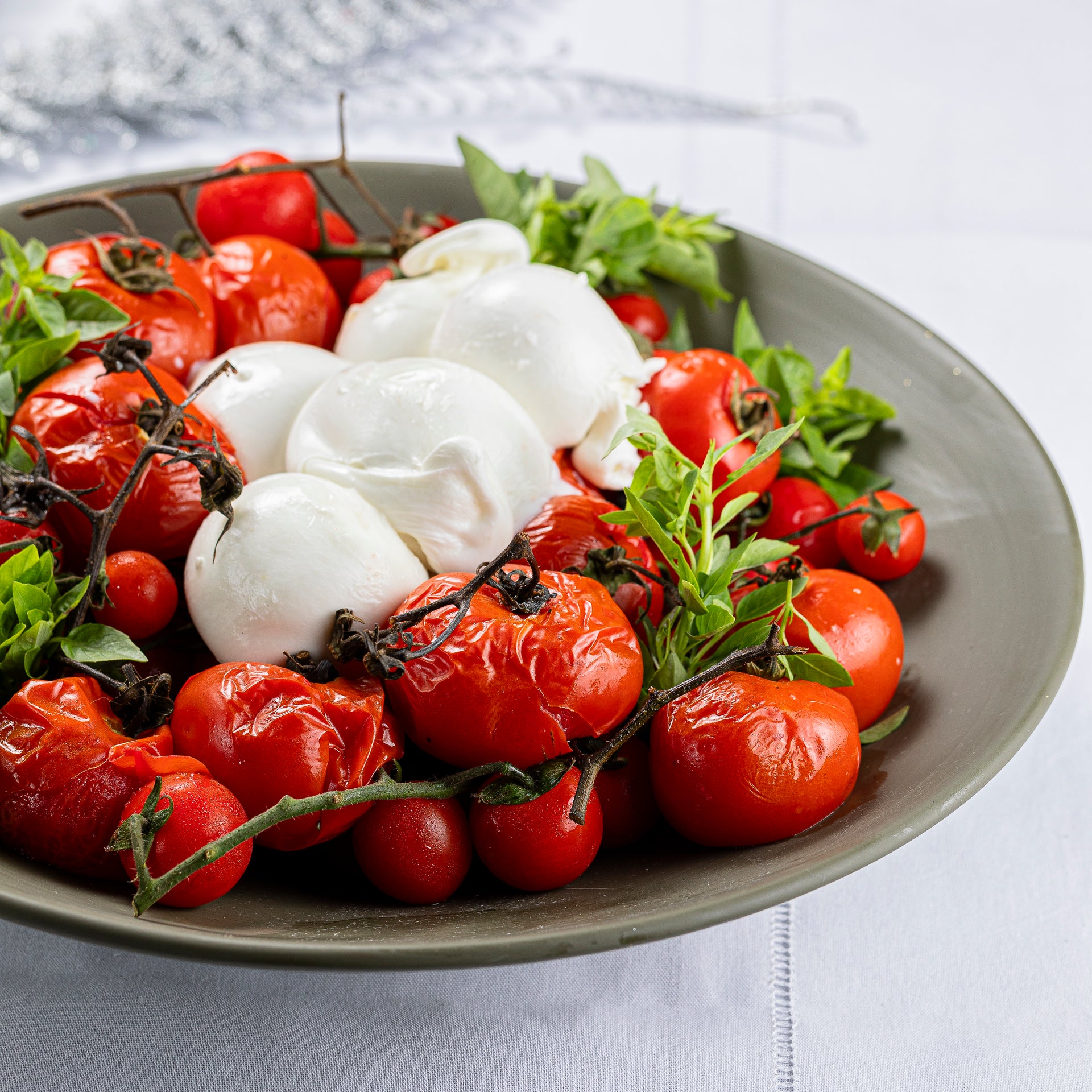 Salada Caprese Especial Montada na Travessa