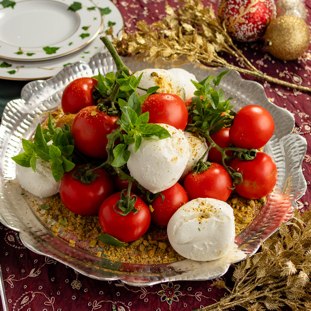 Salada Caprese Especial Montada na Travessa