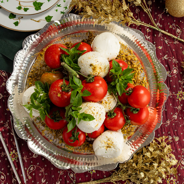 Salada Caprese Especial Montada na Travessa