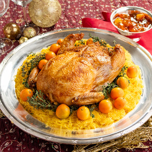 Frango Desossado Recheado com Farofa Nuts Spicy, Fios de Ovos e Compota de Kinkan