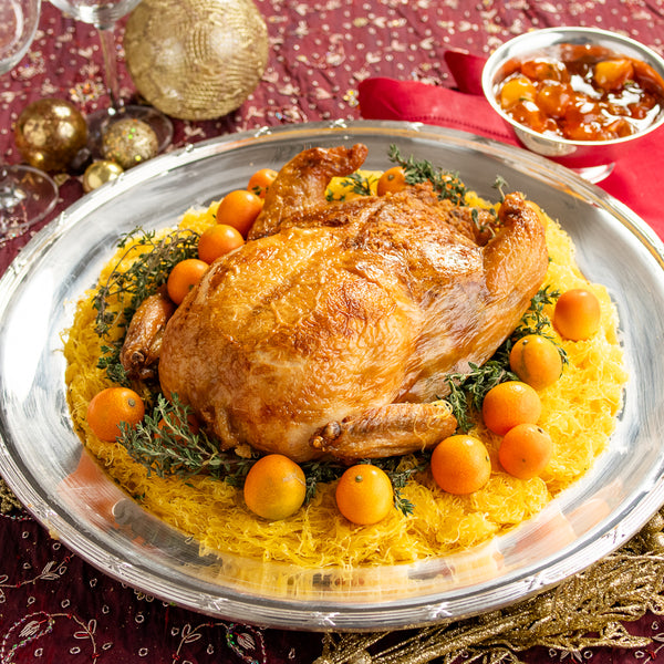 Frango Desossado Recheado com Farofa Nuts Spicy, Fios de Ovos e Compota de Kinkan