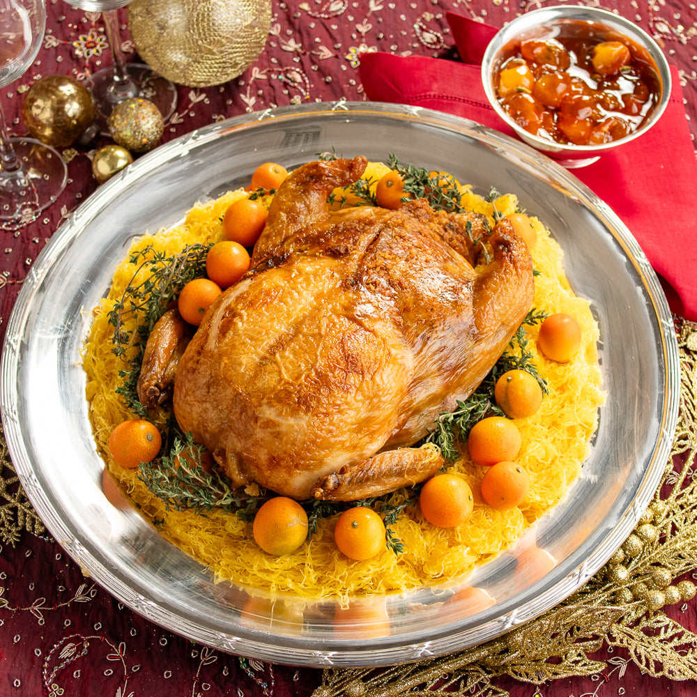 Frango Desossado Recheado com Farofa Nuts Spicy, Fios de Ovos e Compota de Kinkan