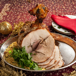Pernil de Porco Assado Lentamente- Farofa Rústica- e acompanha o Próprio Molho