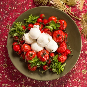 Salada Caprese Especial Montada na Travessa