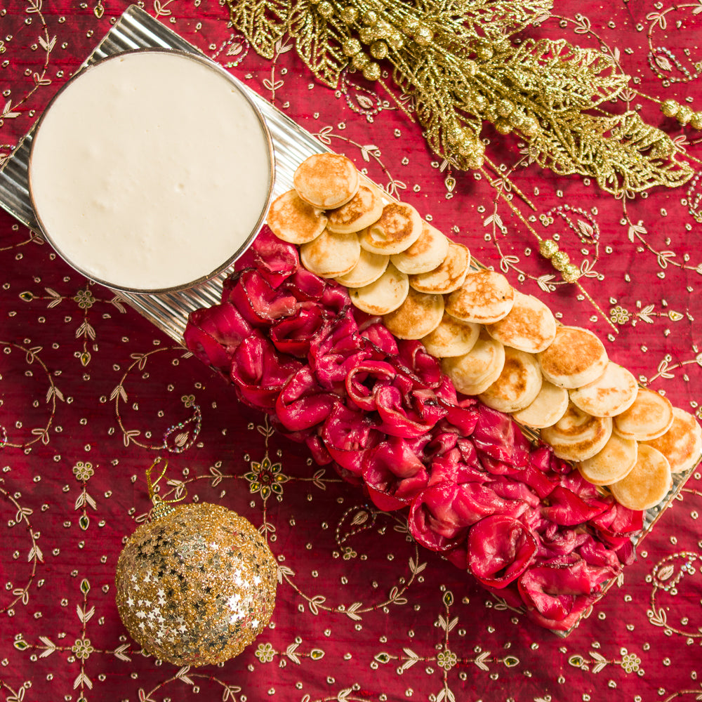 Salmão Bicolor com Blinis e Creme Azedo