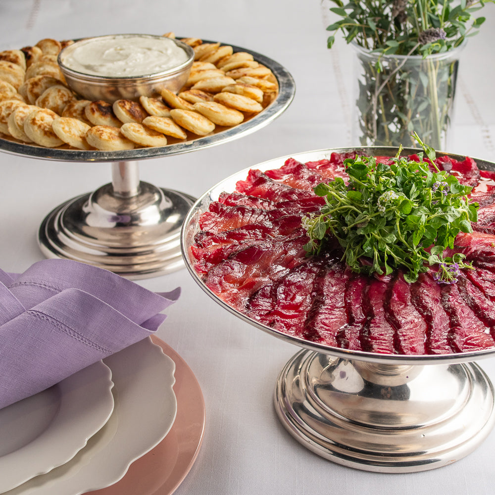 Salmão Bicolor com Blinis e Creme Azedo
