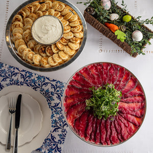 Salmão Bicolor com Blinis e Creme Azedo