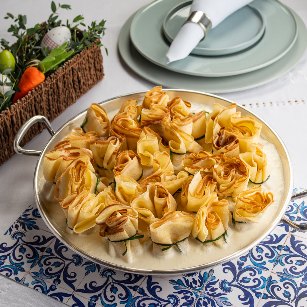 Trouxinha de Queijo Brie com Molho Cremoso de Parmesão