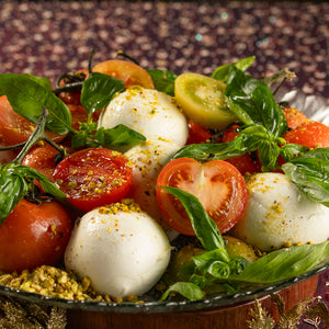Salada Caprese Especial Montada na Travessa