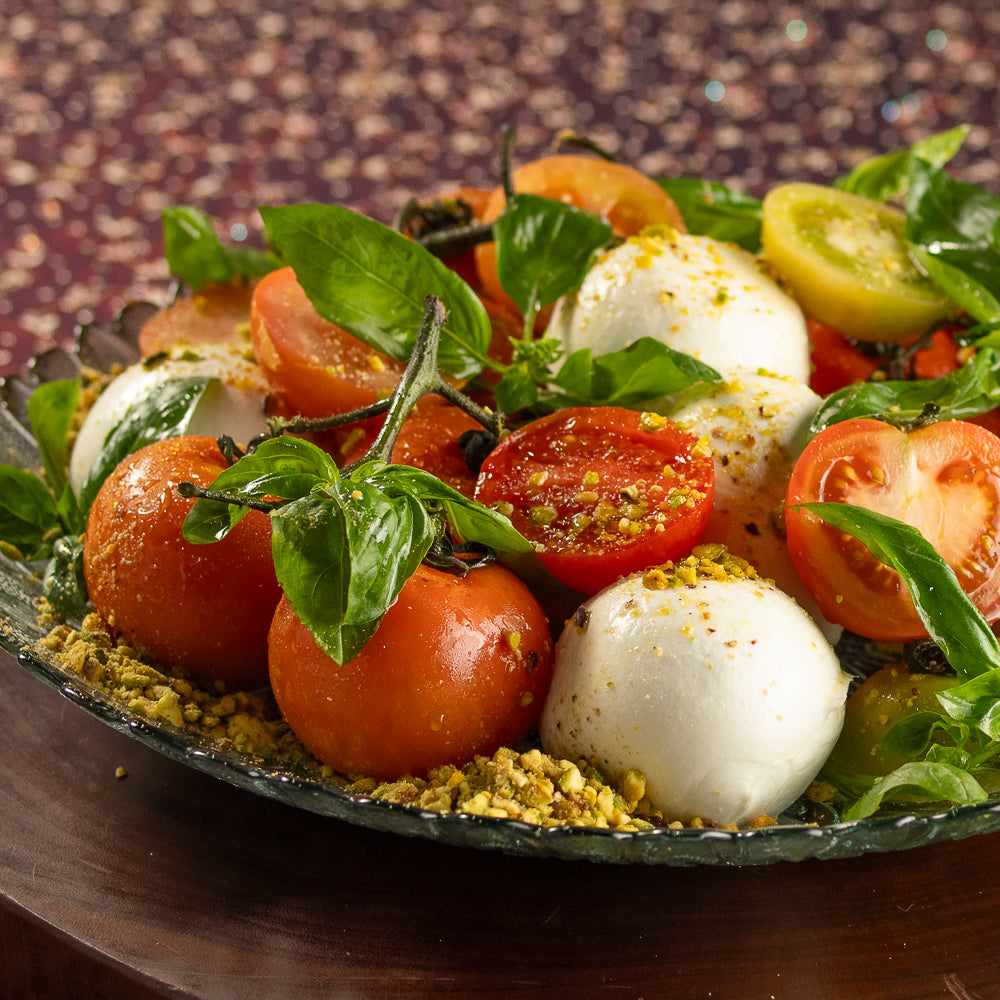 Salada Caprese Especial Montada na Travessa