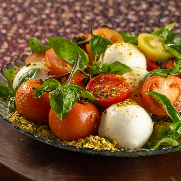 Salada Caprese Especial Montada na Travessa