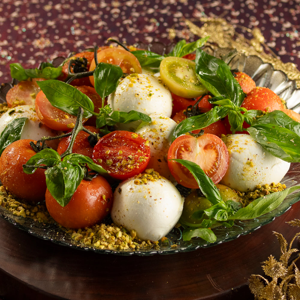 Salada Caprese Especial Montada na Travessa