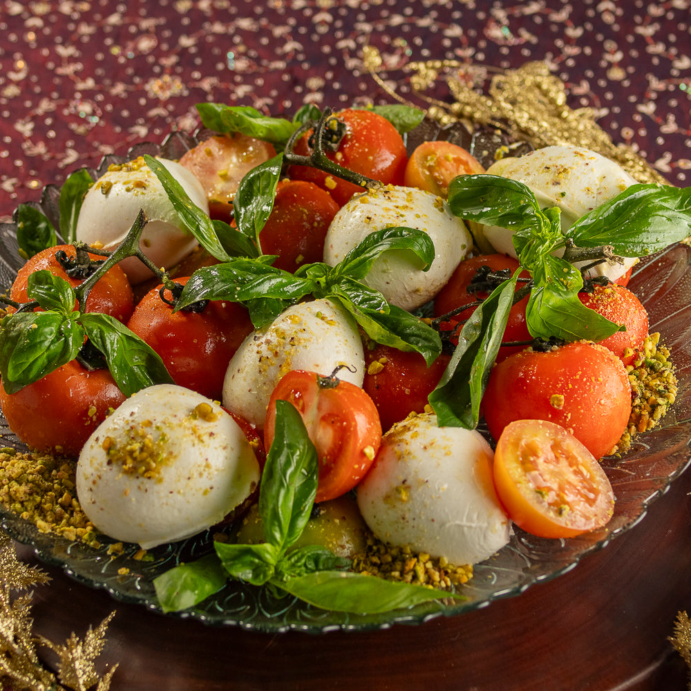Salada Caprese Especial Montada na Travessa