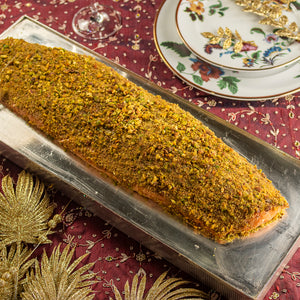 Salmão Poché com Crosta de Pistache e Molho de Açafrão