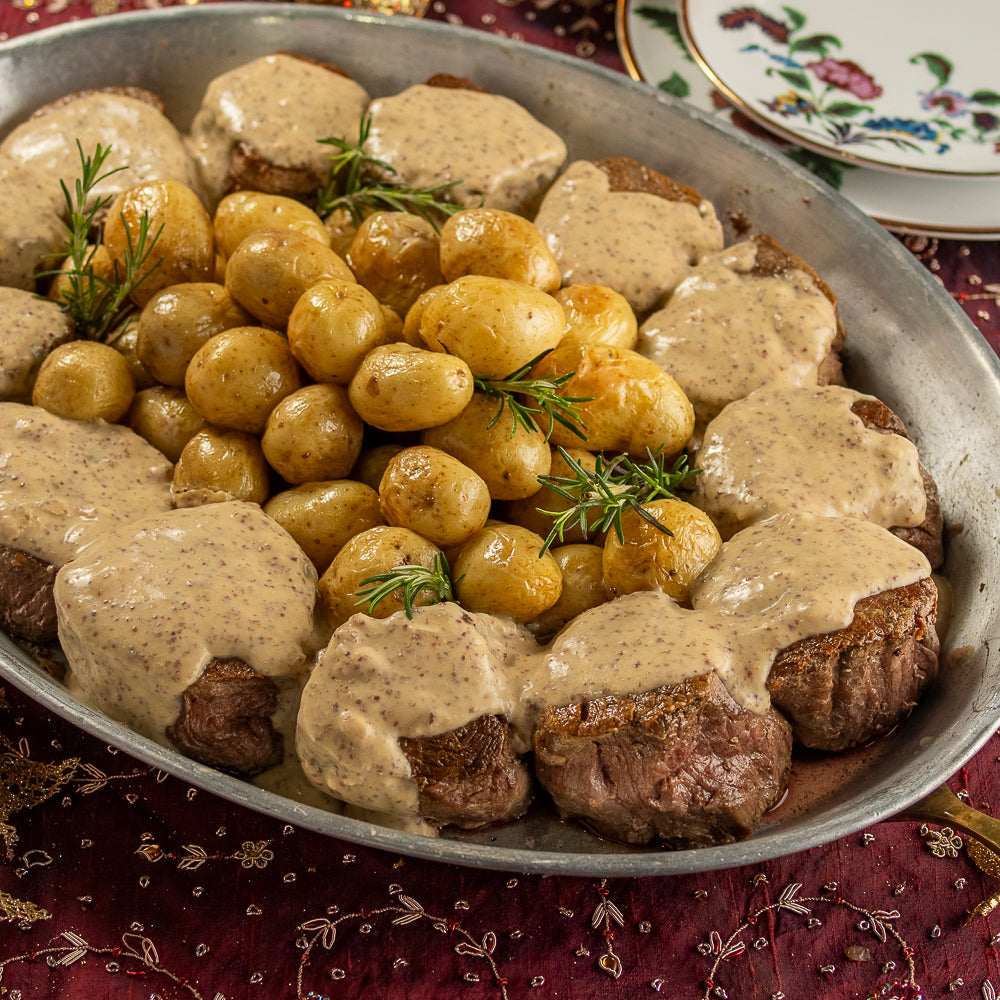 Medalhão de Mignon com Molho L’ancienne e Batatas Assadas