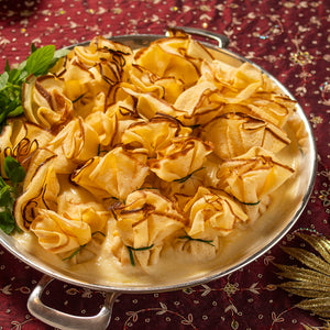 Trouxinha de Queijo Brie com Molho Cremoso de Parmesão