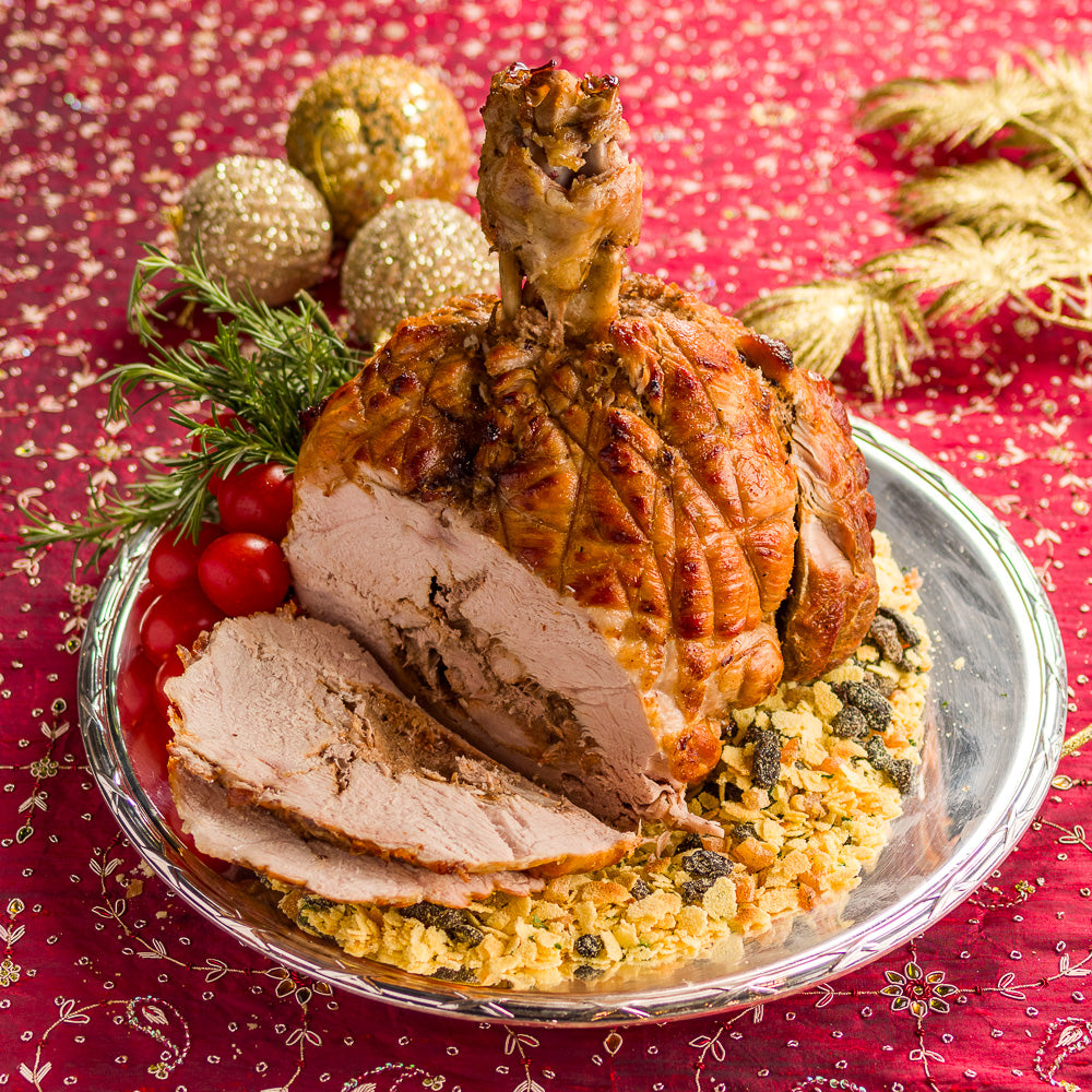 Pernil de Porco Assado Lentamente- Farofa Rústica- e acompanha o Próprio Molho