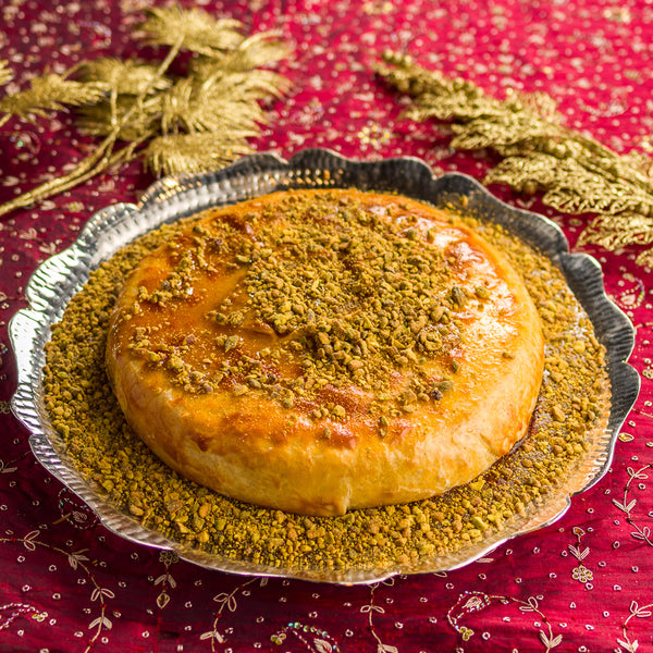 Queijo Brie Folhado com Farofa de Pistache e Mel Trufado