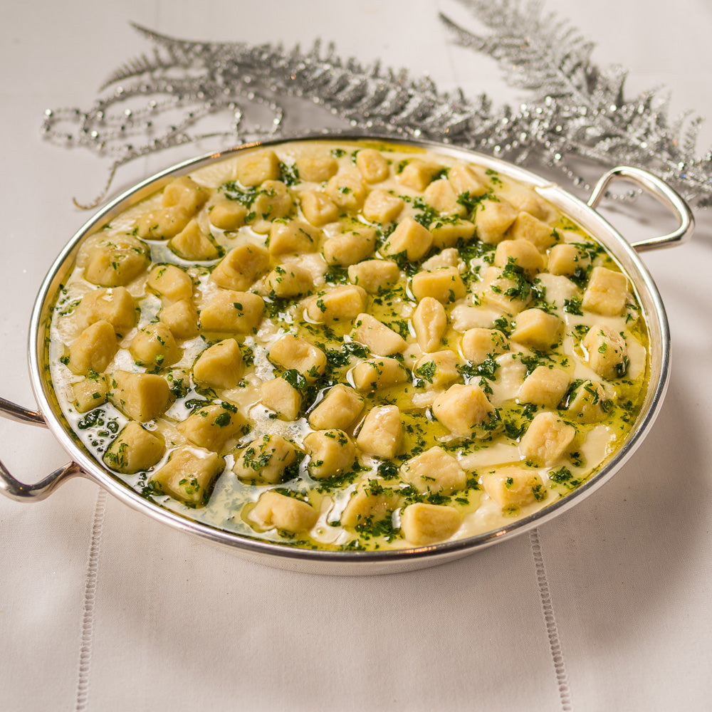 Nhoque de Mandioquinha com Molho Fresco de Parmesão e Salsa Trufada