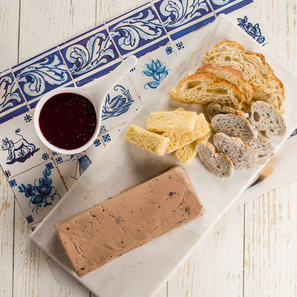 Patê de Foie com Torradinhas e Calda de Frutas Vermelhas