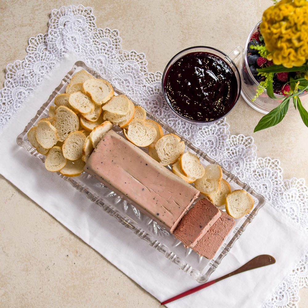 Patê de Foie com Torradinhas e Calda de Frutas Vermelhas