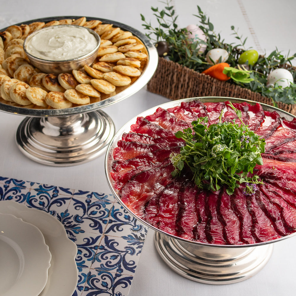 Salmão Bicolor com Blinis e Creme Azedo