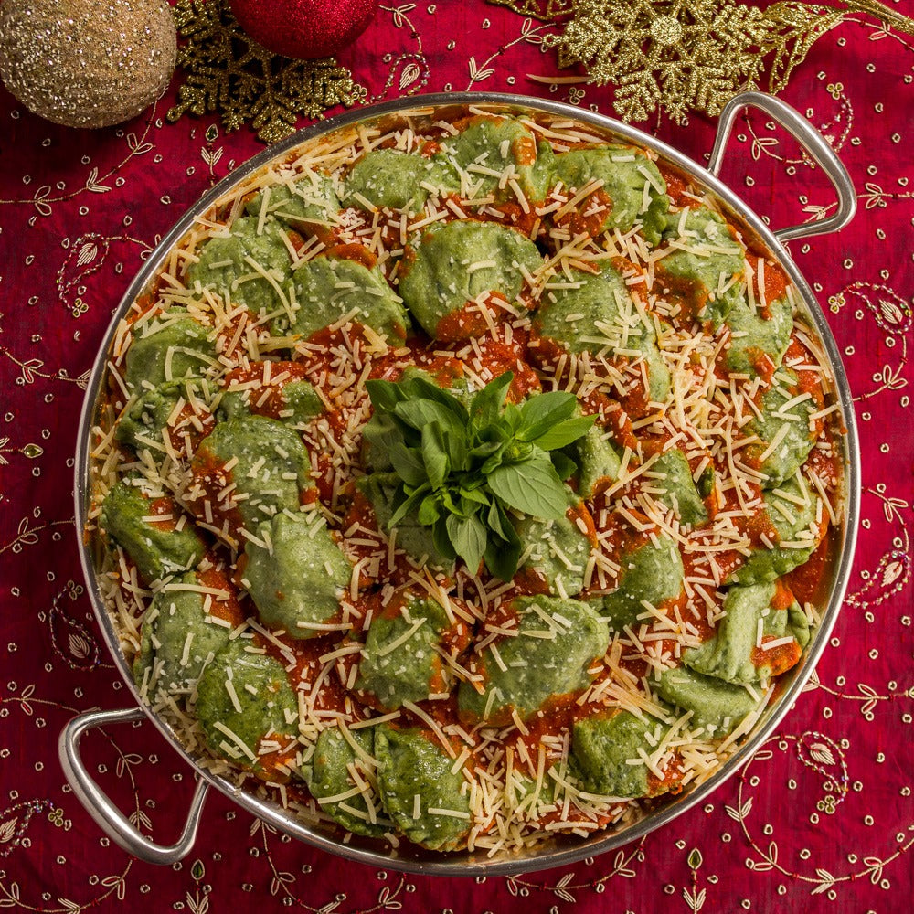 Ravioli de Mussarela de Búfala ao Molho de Tomate Fresco e Manjericão